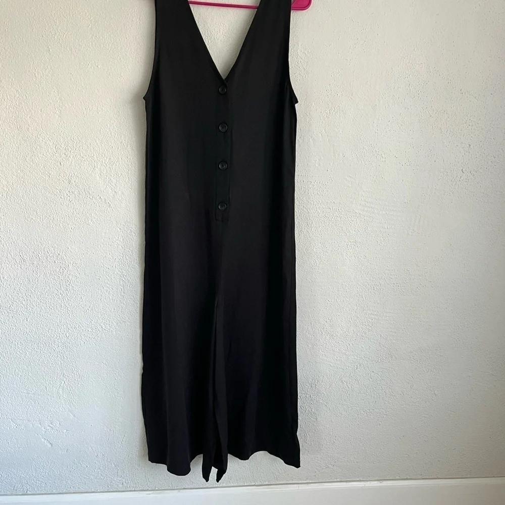 Grey Lab Woman Black Sleevless V- Neck Wide Leg Jumpsuit, Size Large
